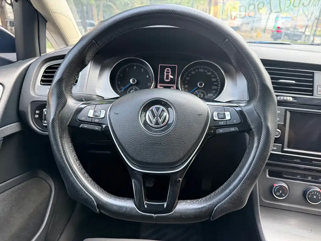 Volkswagen Golf — миниатюра 13