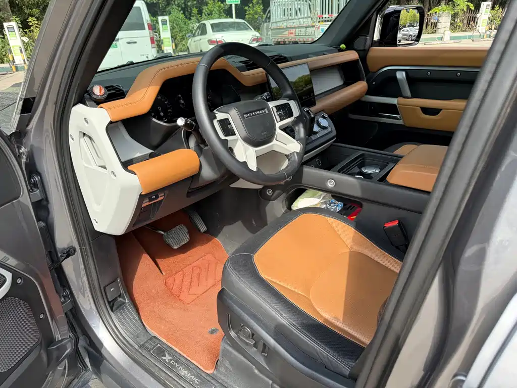Land Rover Defender — миниатюра 4