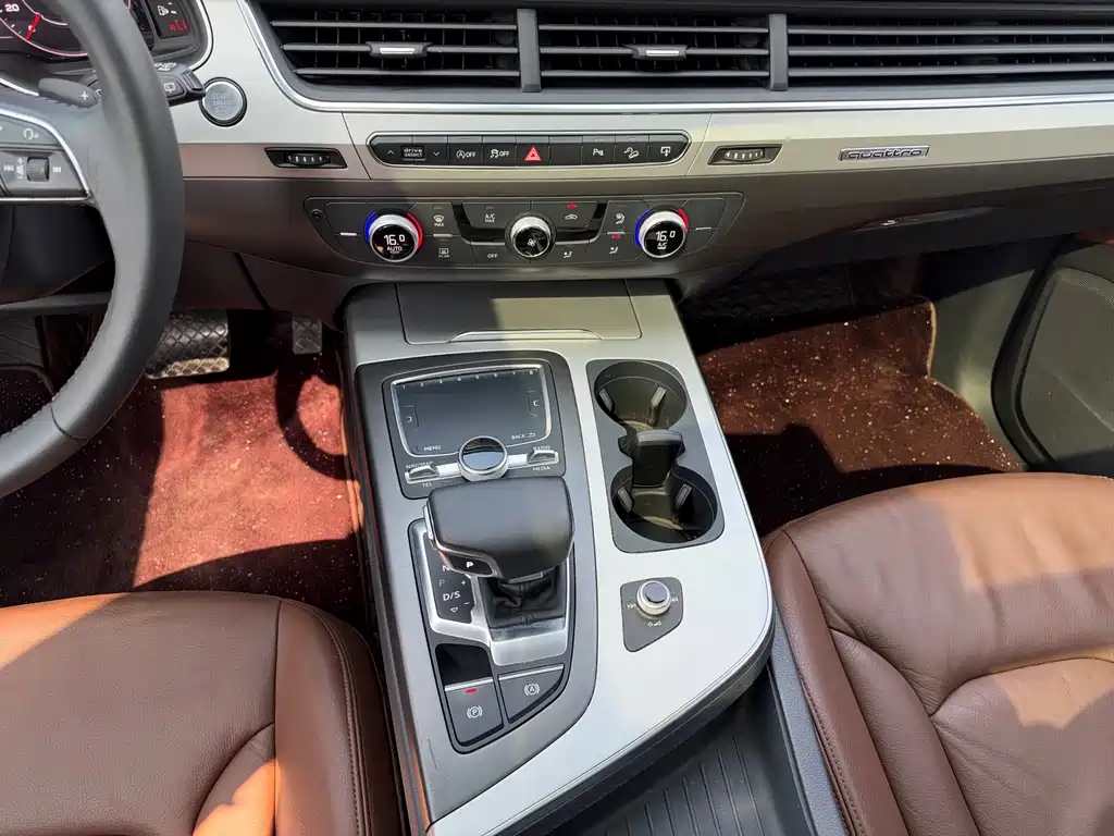 Audi Q7 — миниатюра 13