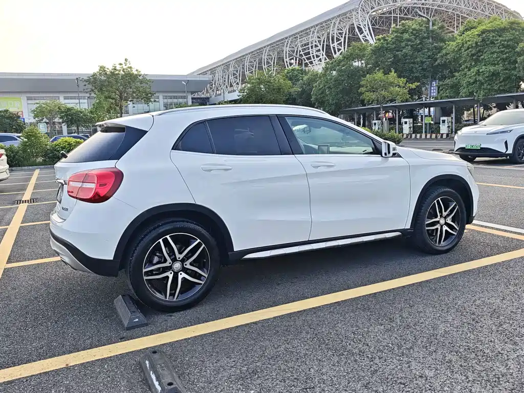 Mercedes-Benz GLA — миниатюра 22