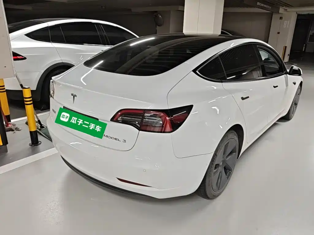 Tesla Model 3 — миниатюра 7