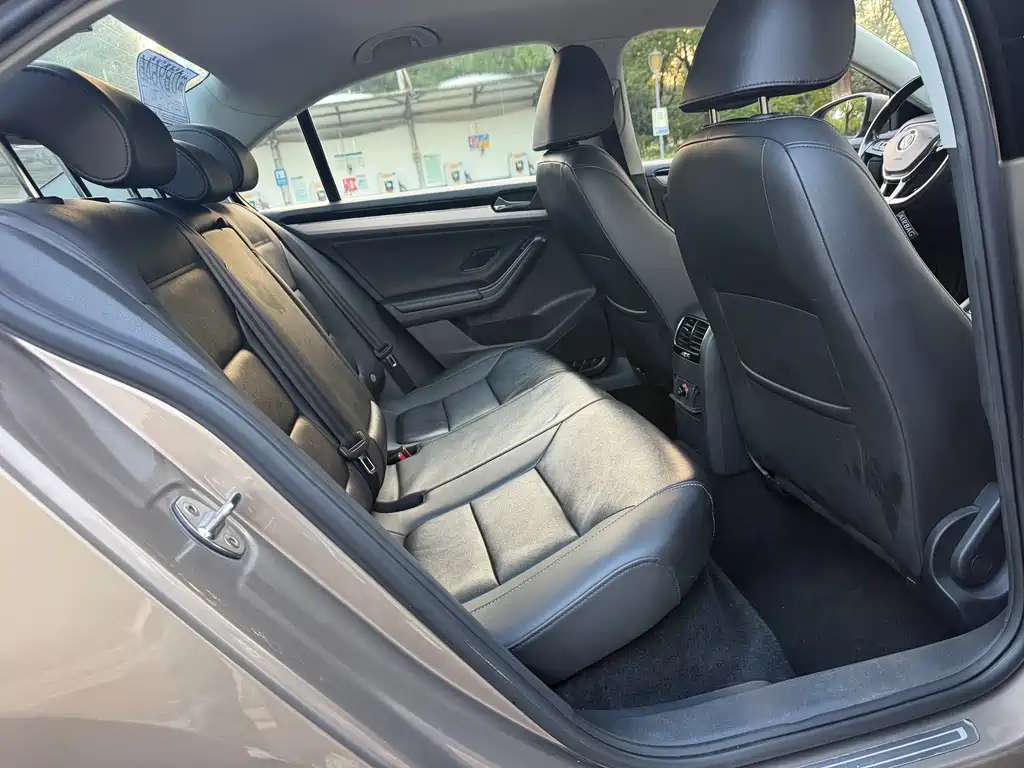 Volkswagen Sagitar — миниатюра 14