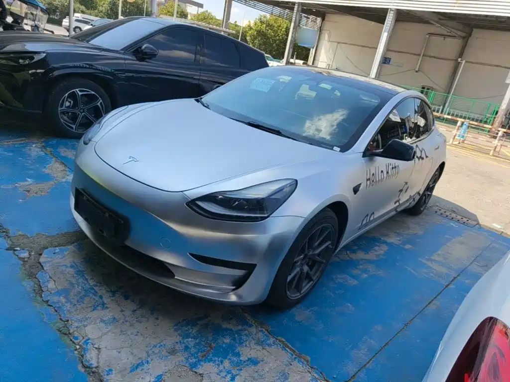 Tesla Model 3 — миниатюра 2