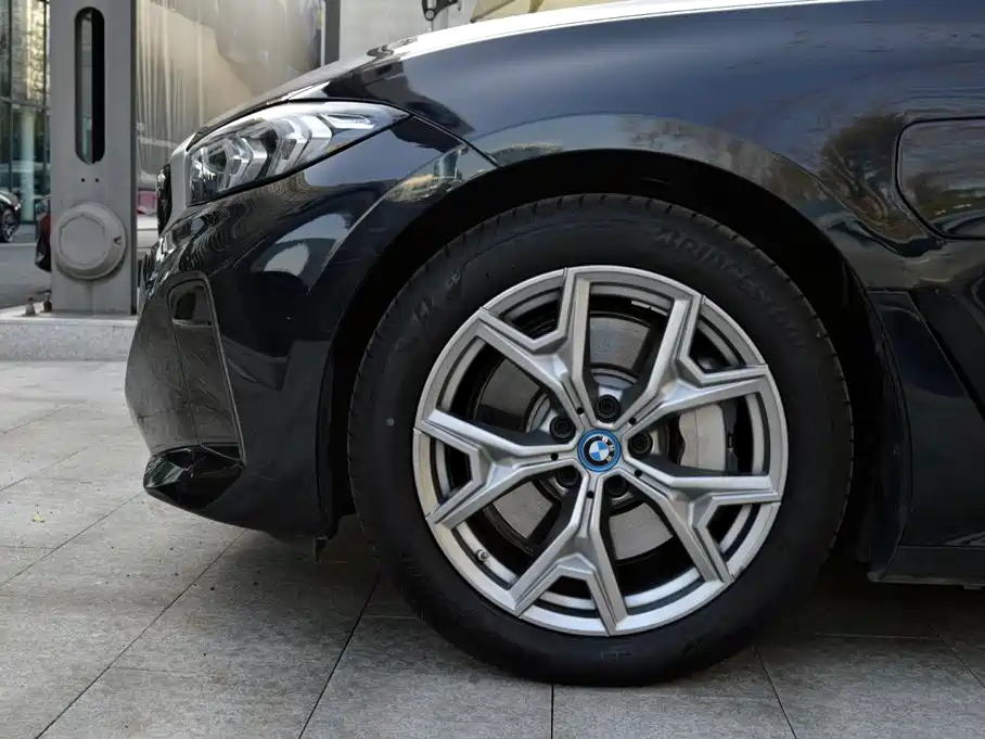 BMW i3 — миниатюра 11