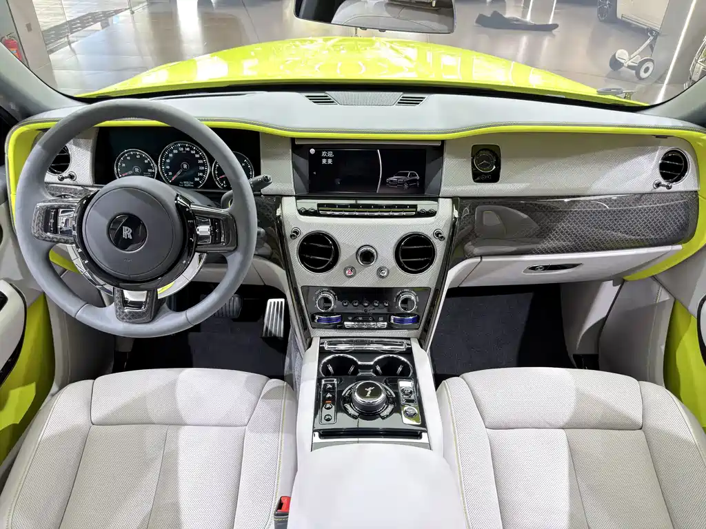 Rolls-Royce Cullinan — миниатюра 6
