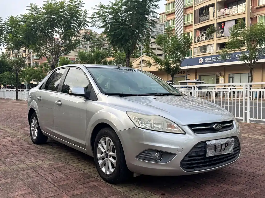 Ford Focus 2013 1.8L MT