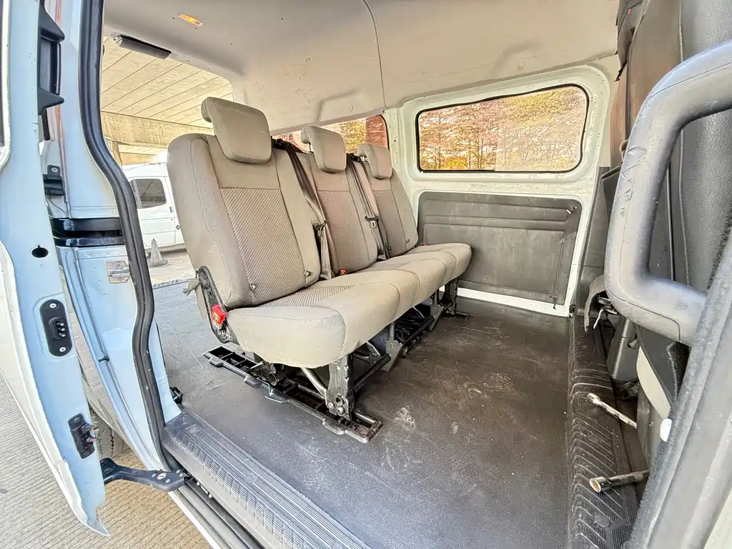 Ford Transit — миниатюра 14