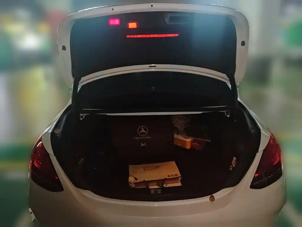 Mercedes-Benz C-Class — миниатюра 10