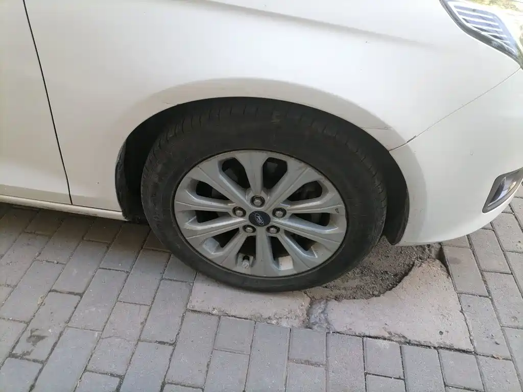 Ford Escort — миниатюра 24