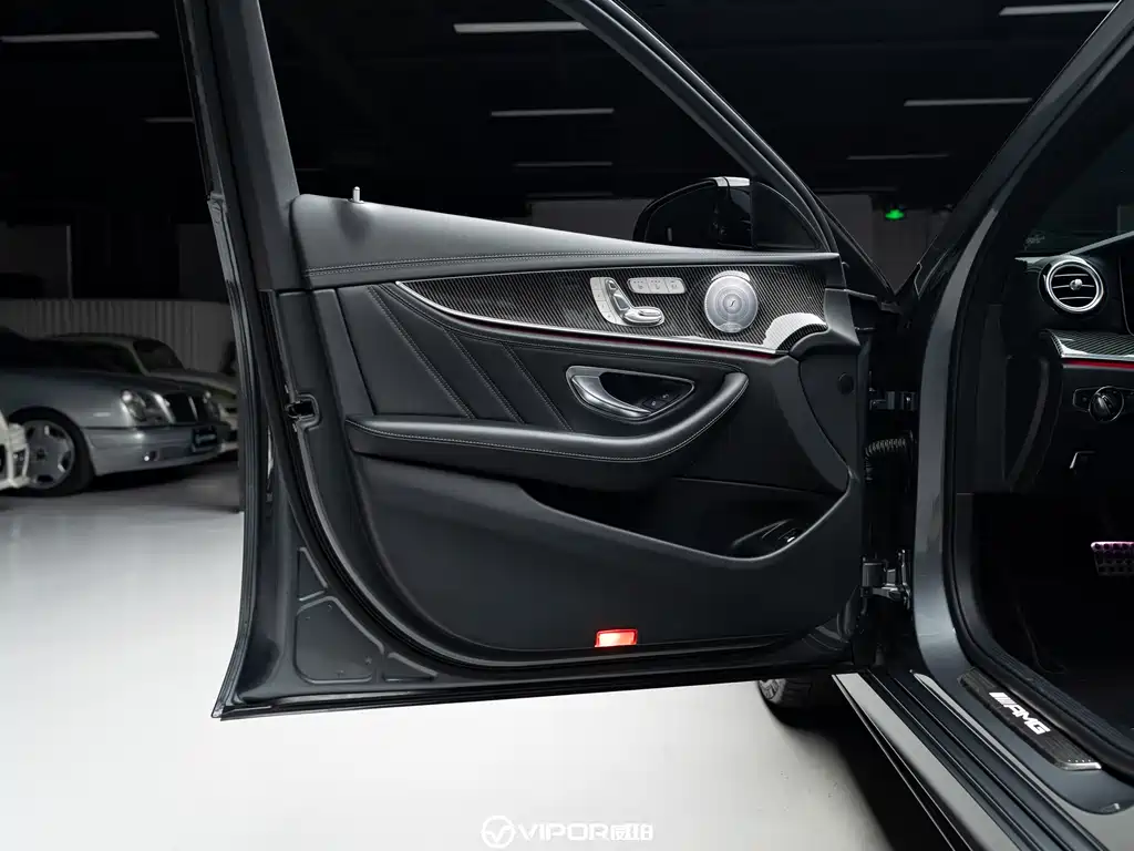 MERCEDES-BENZ E CLASS AMG