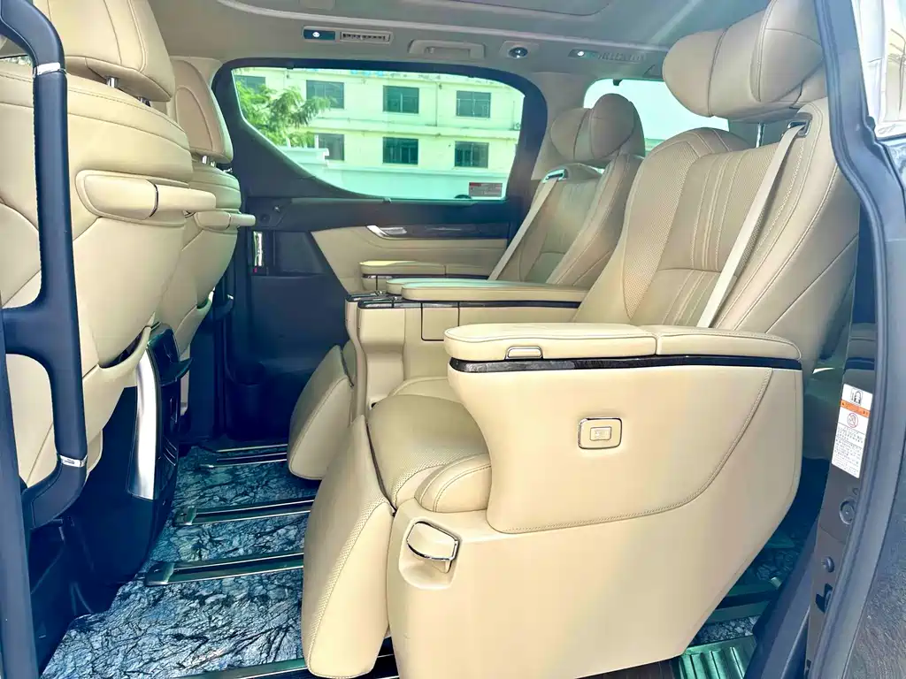 Toyota Vellfire — фотографии объявления, Фото 5
