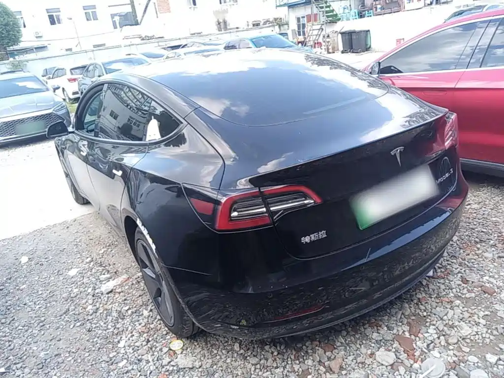 Tesla Model 3 — миниатюра 5