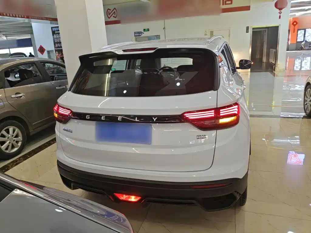 Geely Binyue — миниатюра 6