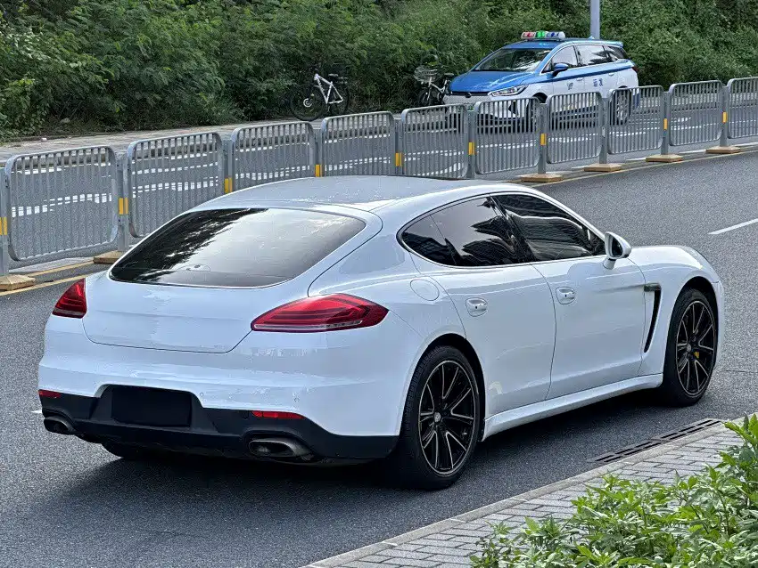 Porsche Panamera — миниатюра 4