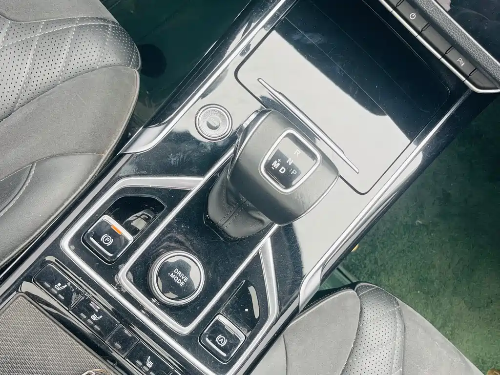 Hongqi Hongqi HS5 — миниатюра 12