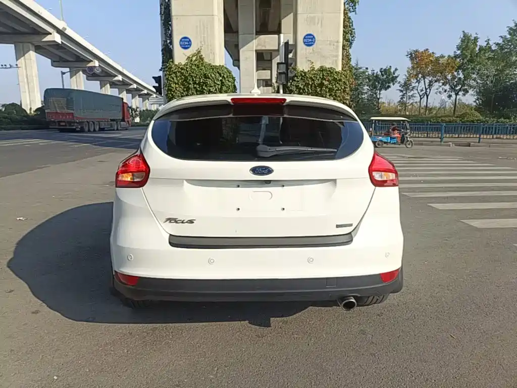Ford Focus — миниатюра 6