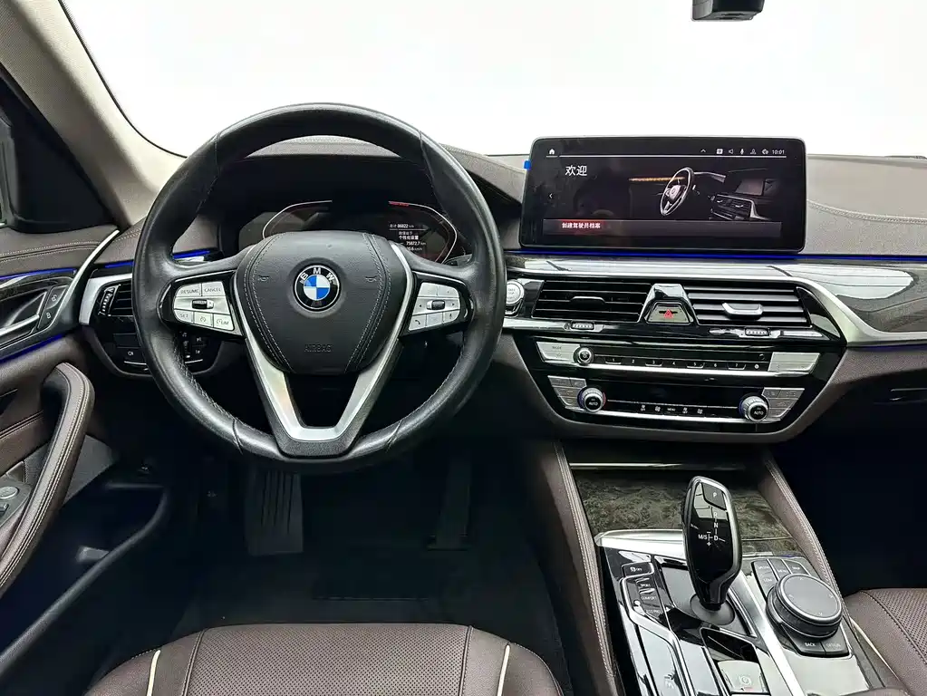 BMW 5 Series — миниатюра 7