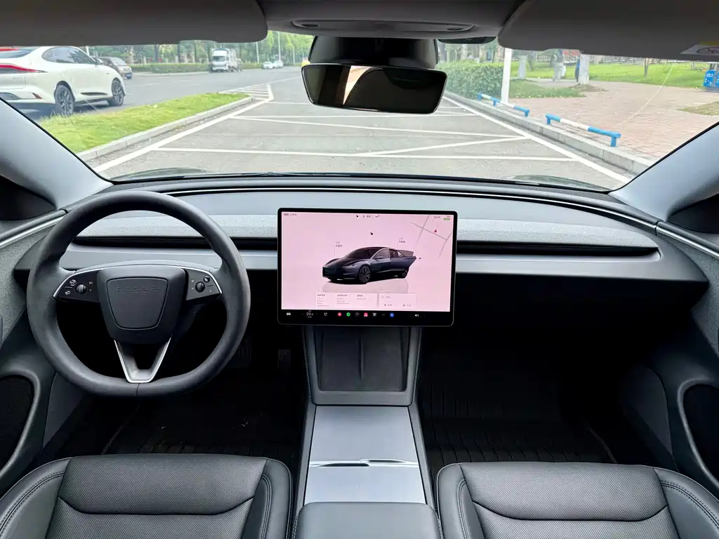 Tesla Model 3 — миниатюра 10
