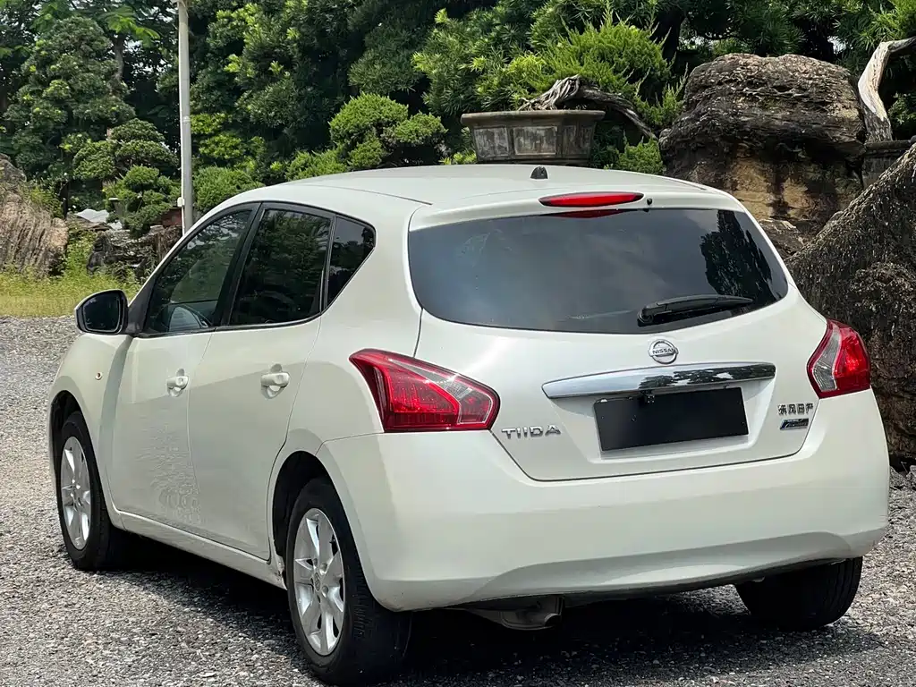Nissan Tiida — миниатюра 4