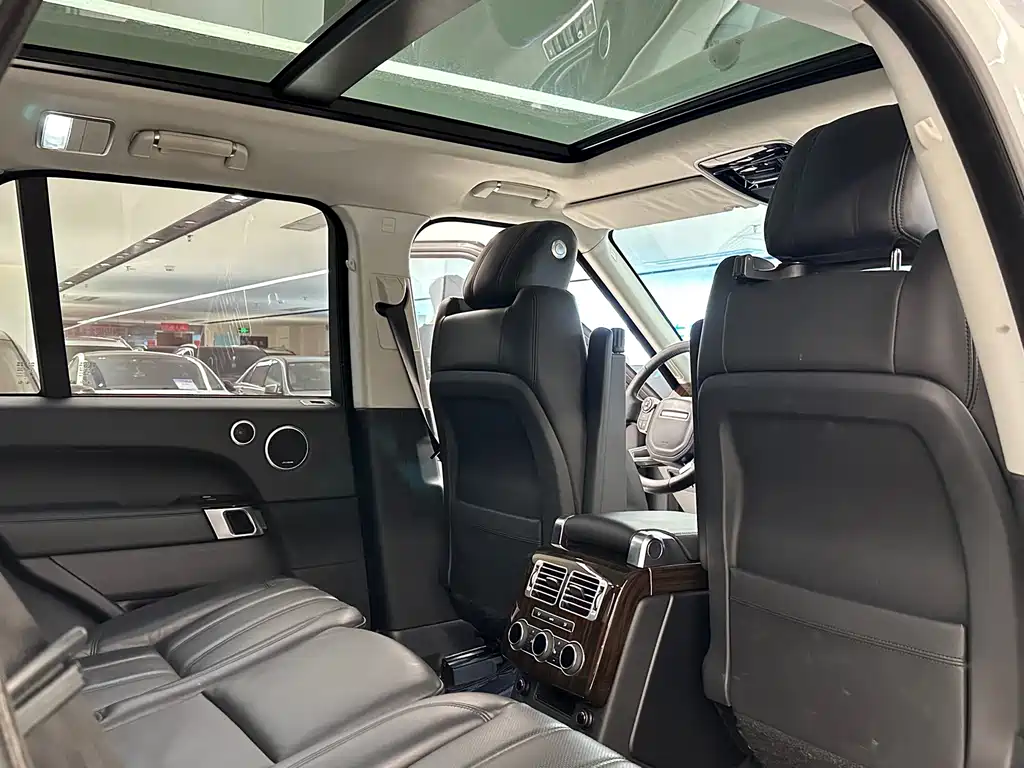Land Rover Range Rover — миниатюра 16