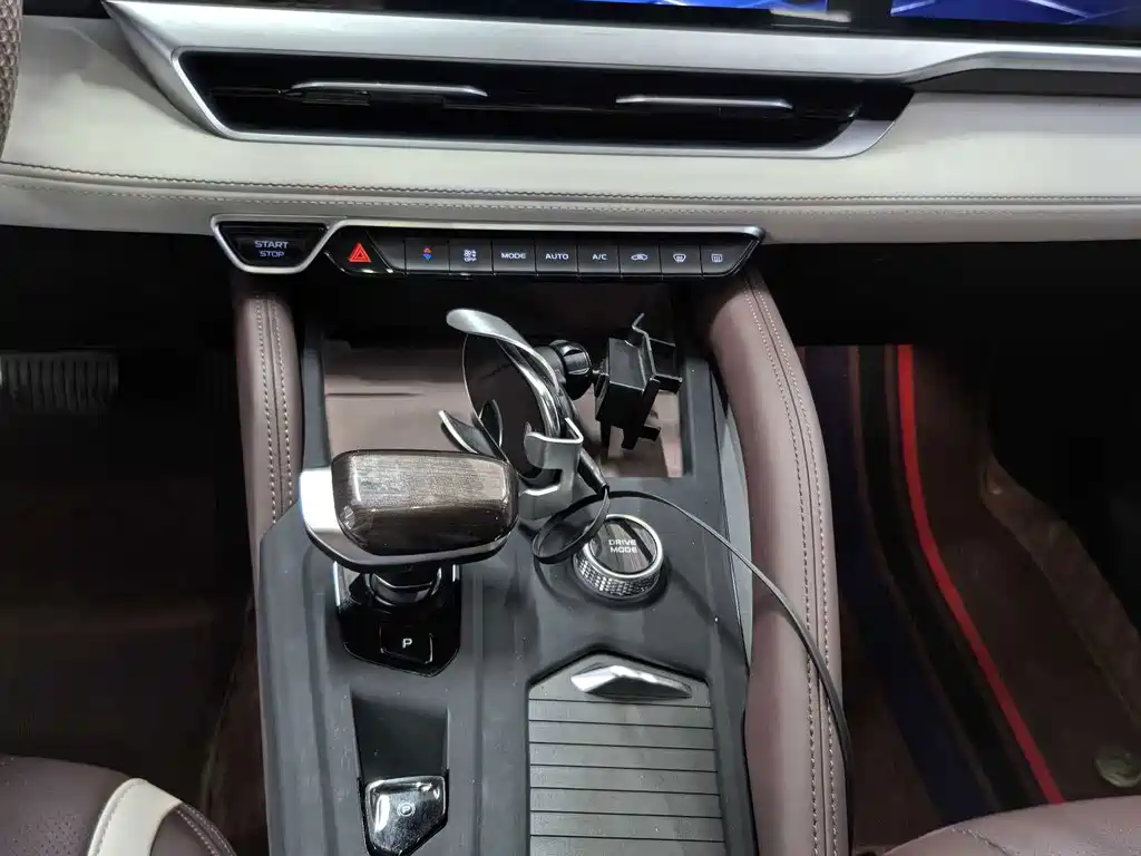 Geely Xingyue L — миниатюра 8