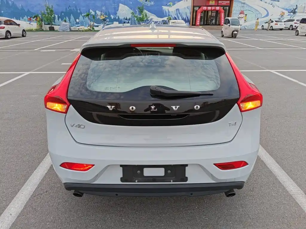 Volvo V40 — миниатюра 4