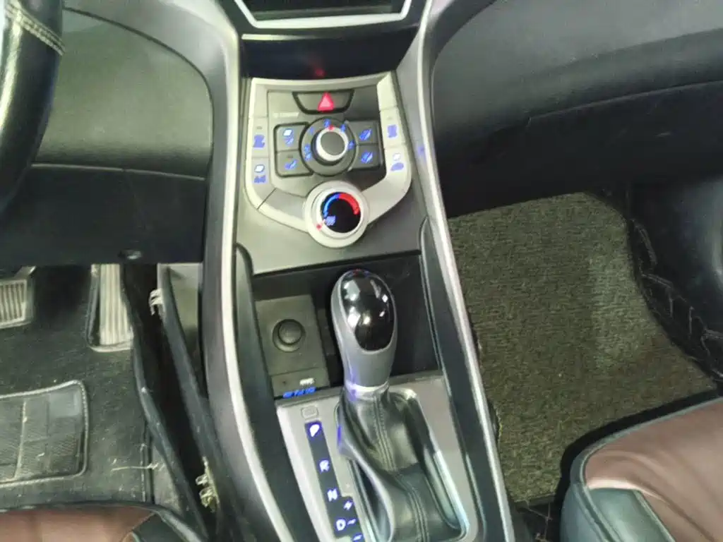 Hyundai Elantra Langdong — миниатюра 14