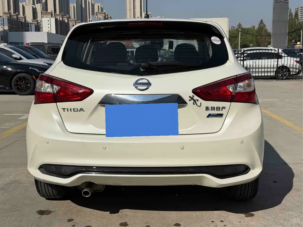 Nissan Tiida — миниатюра 8