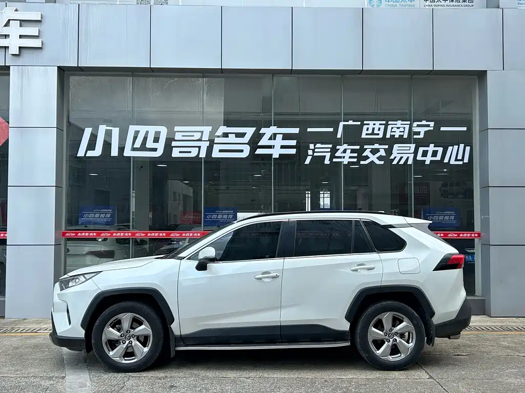 Toyota RAV4 — миниатюра 3