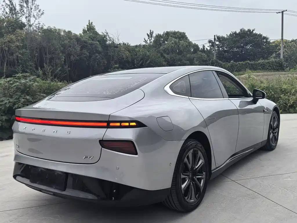 XPeng P7 — миниатюра 4