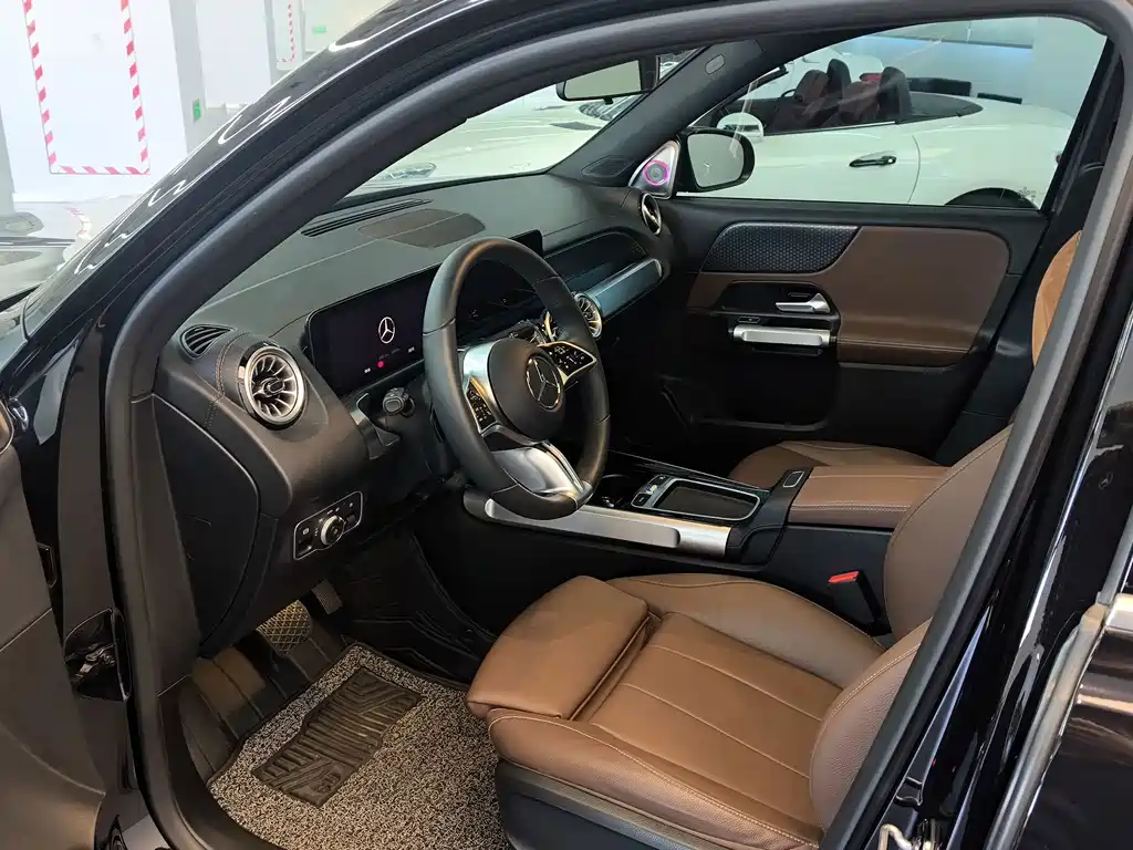 Mercedes-Benz GLB — миниатюра 7