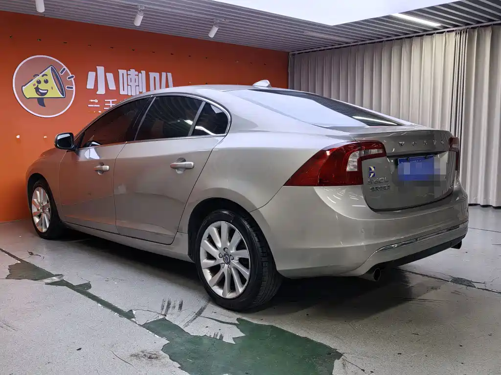 Volvo S60 — миниатюра 9