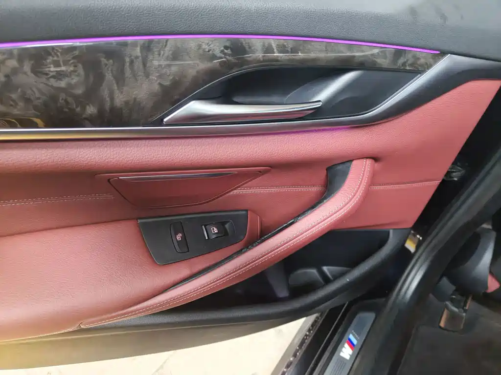 BMW 5 Series — миниатюра 7