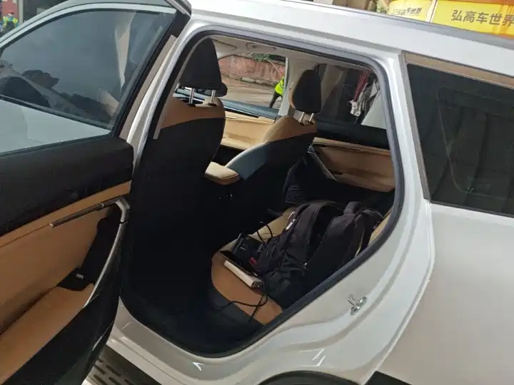 Geely Boyue L — миниатюра 8