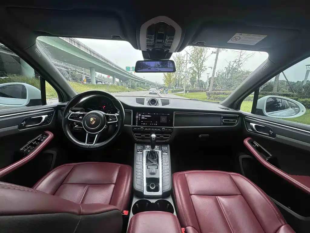 Porsche Macan — миниатюра 11