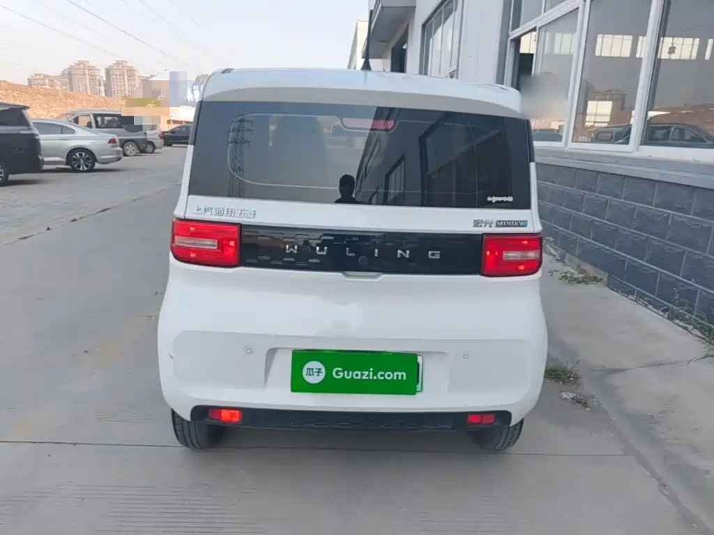 Wuling MINIEV — миниатюра 6