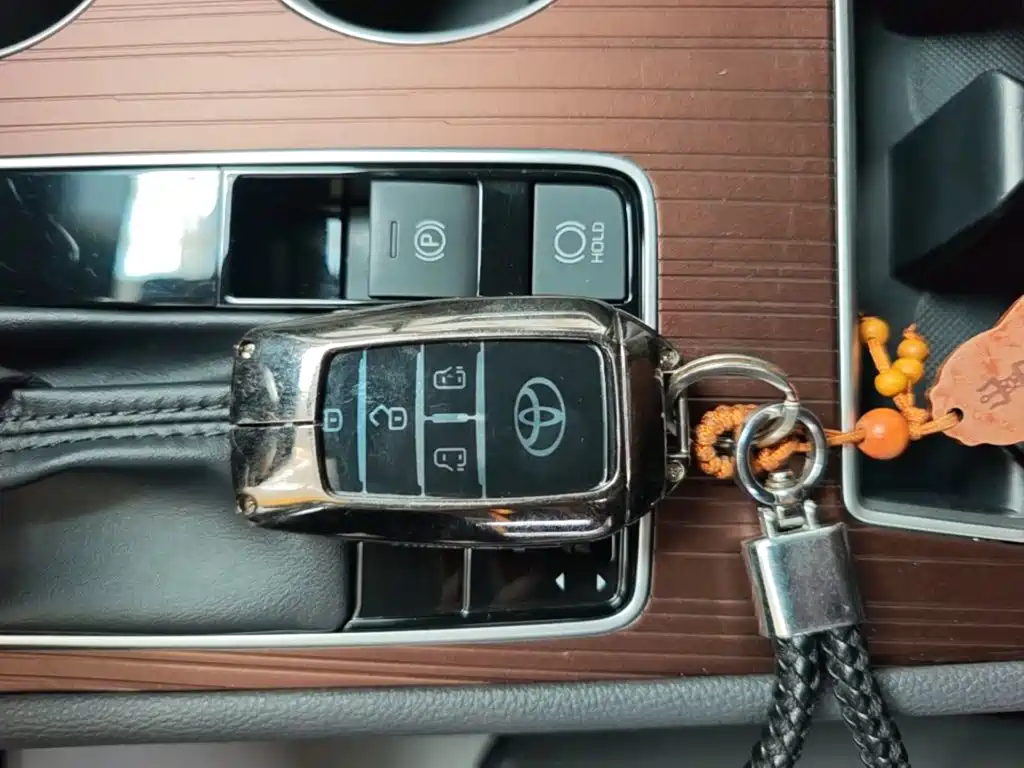 Toyota Sienna — миниатюра 9