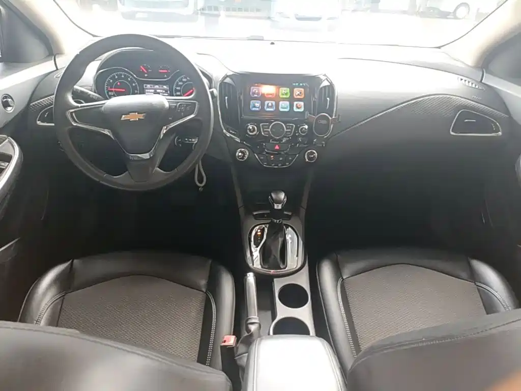Chevrolet Cruze — миниатюра 10