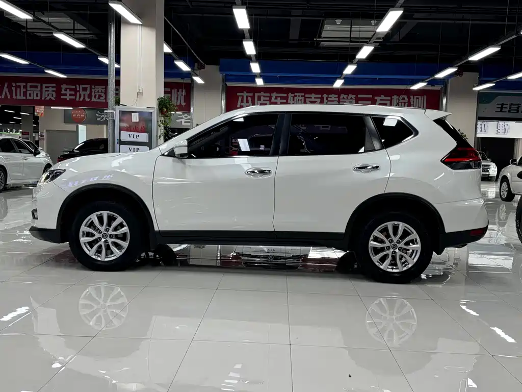 Nissan X-Trail — миниатюра 4