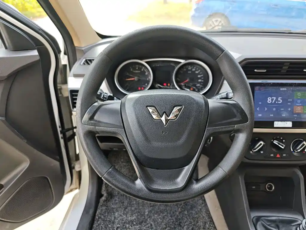 Wuling Hongguang — миниатюра 11