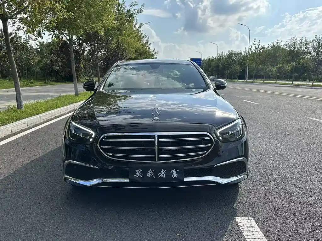 Mercedes-Benz E-Class — миниатюра 2