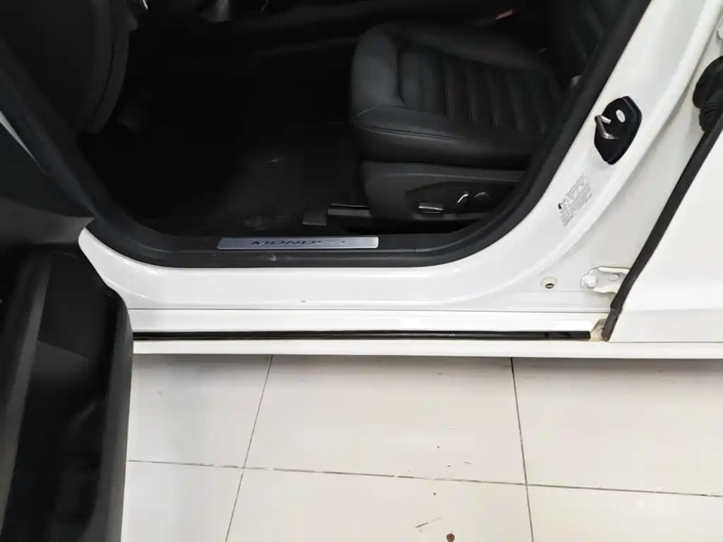 Ford Mondeo — миниатюра 22