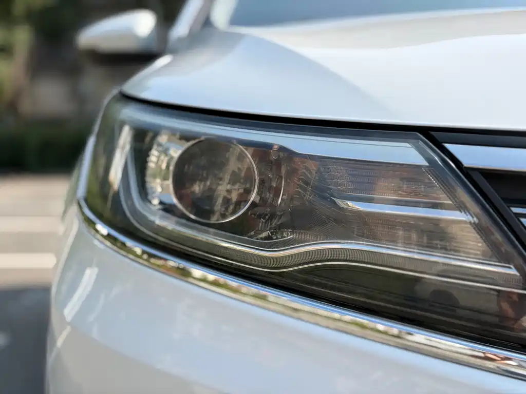 Roewe i6 Classic — миниатюра 11