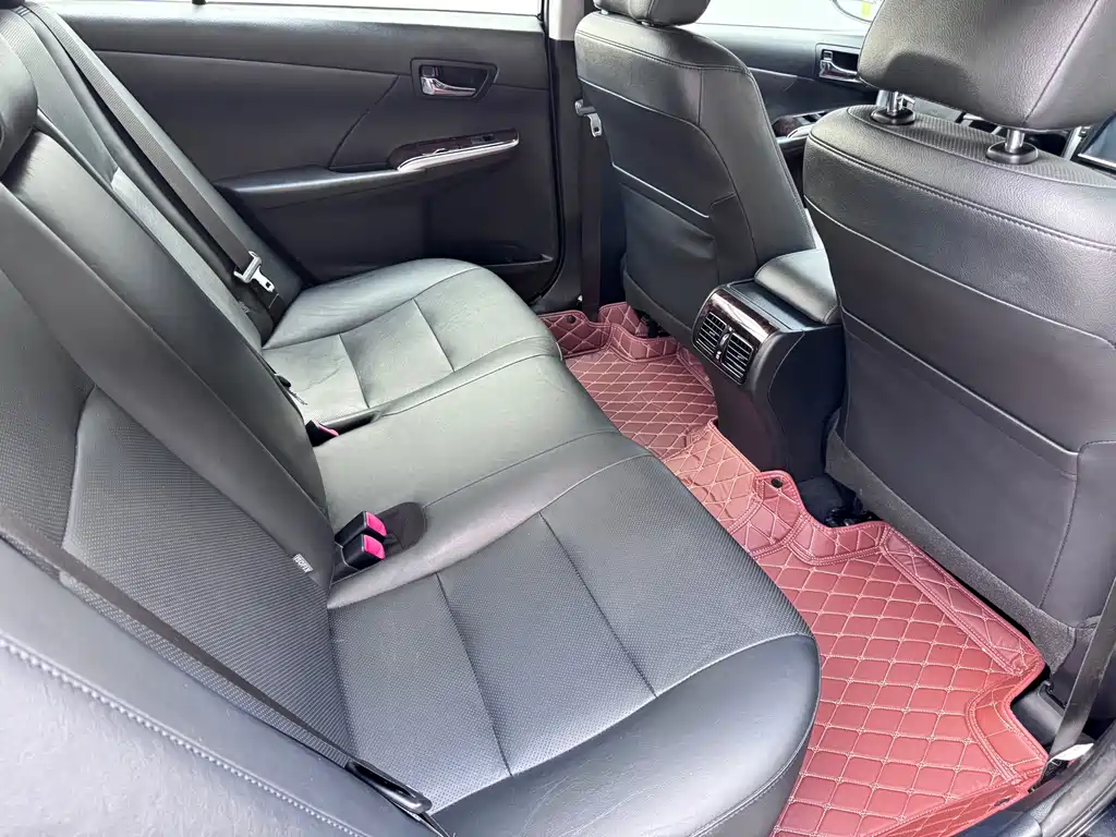 Toyota Camry — миниатюра 16