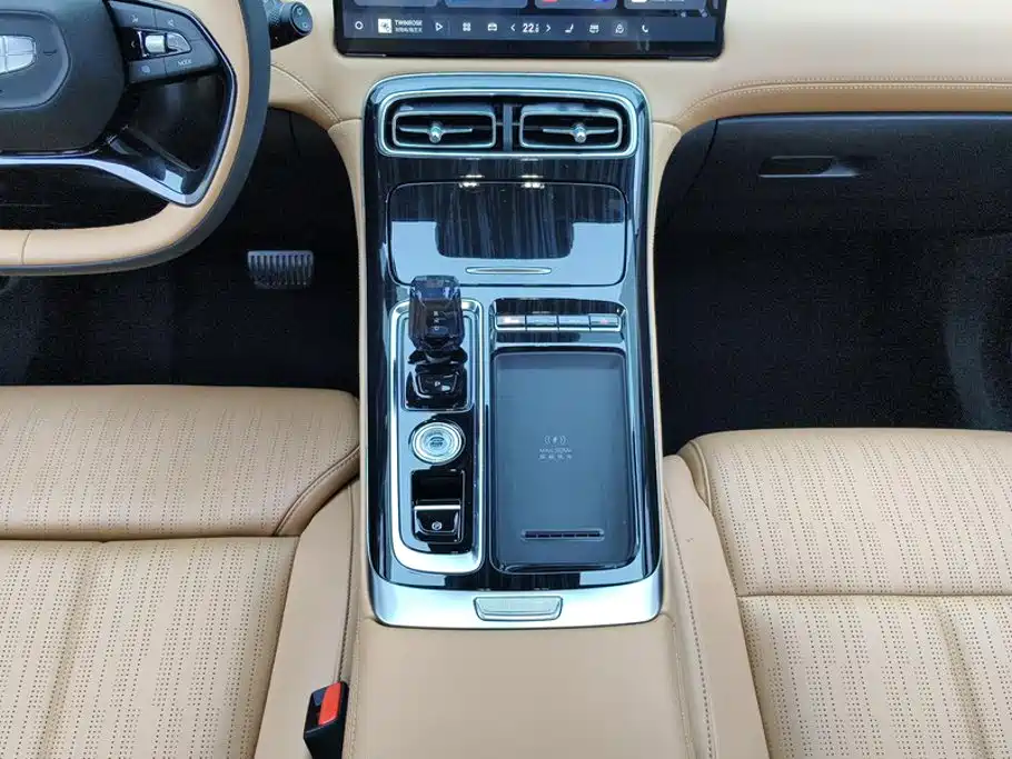 Geely Boyue L — миниатюра 16