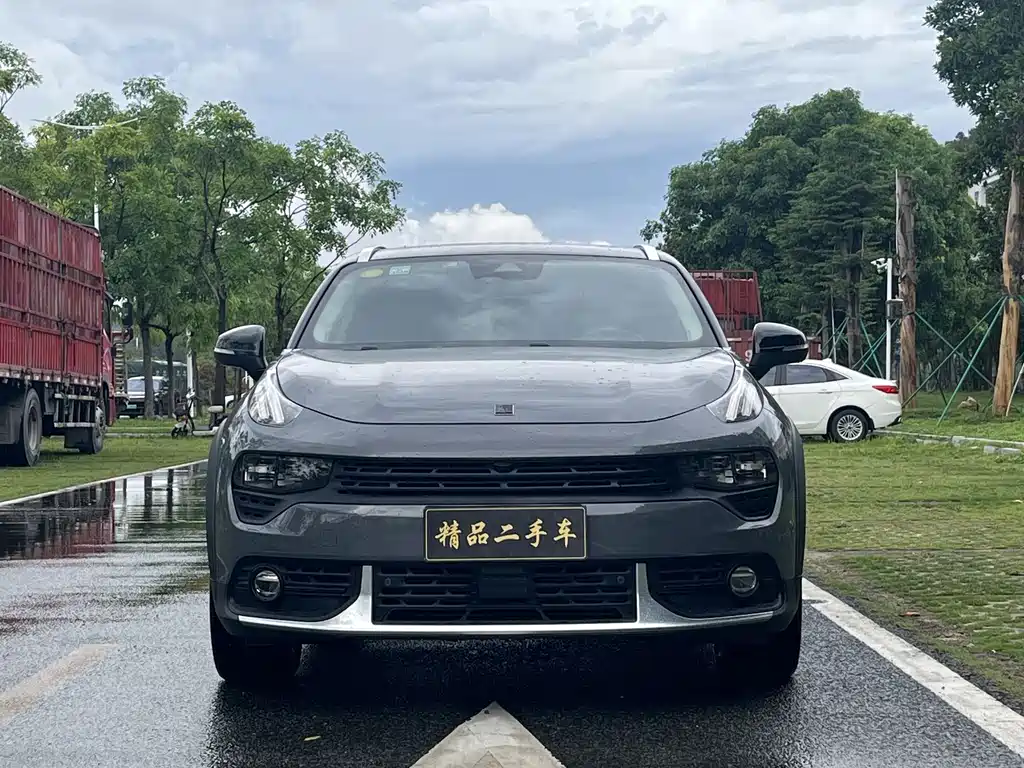 Lynk & Co 02 2018 2.0T DCT Pro V