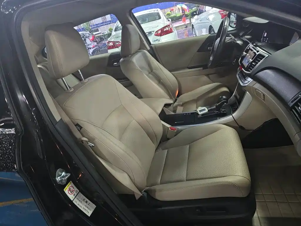 Honda Accord — миниатюра 9