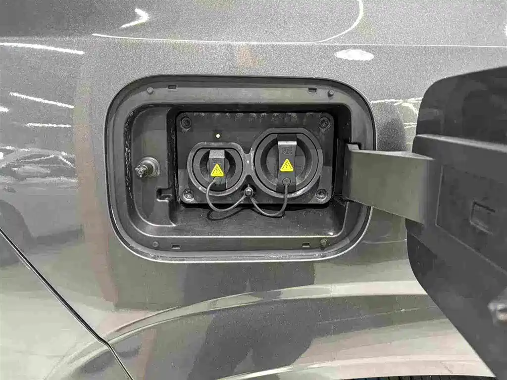 Changan UNI-Z New Energy — миниатюра 19
