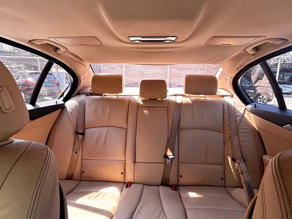 BMW 5 Series — миниатюра 18