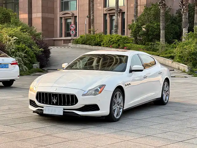 Maserati Quattroporte